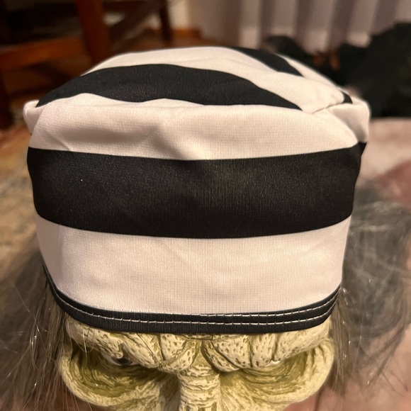 Prisoner/Convict/Jailbird Costume⚡️🛳🌬⚡️🚚🌬 ⏰SUPER FAST SHIPPING ⚡️🛳💨 ⚡️🚚💨 - Picture 4 of 13